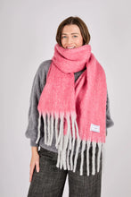 Load image into Gallery viewer, Ellie Beaumont Tonal Pink Winter Scarf
