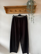 Load image into Gallery viewer, Noen Relaxed Pocket Trousers-chocolate
